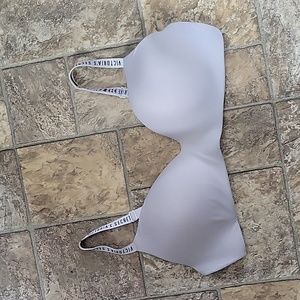 Victoria secret size 38d bra